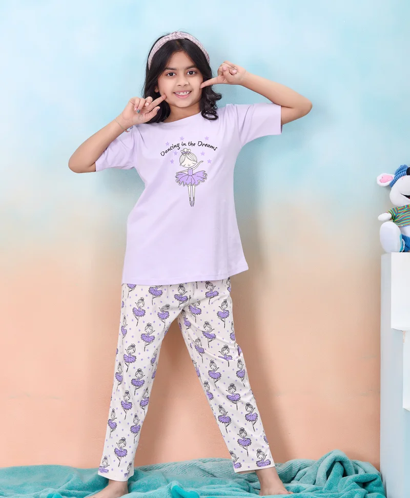 أرتيميا عبوة قيمة من قطعتين ملابس نوم - طقم شورت بناتي فاخر بطبعة فراشة وطقم بيجامة بناتي فاخر بطبعة باليرينا طقم  قطع -  بلوزة و  بنطلون